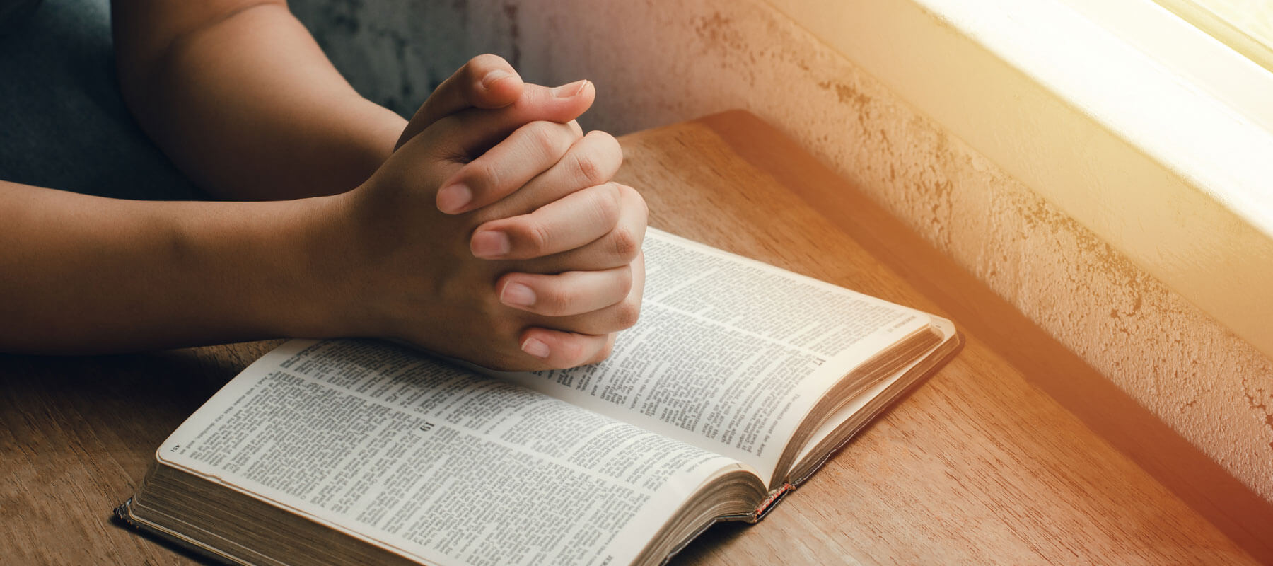 Praying Bibile